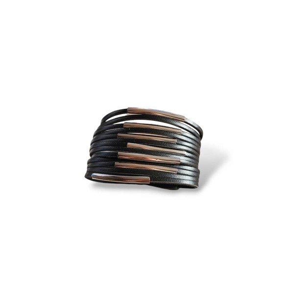 New 1 1/4" Wide Black Leatherette Silvertone Cuff Bracelet adj 7" to 8" Length - Picture 1 of 6